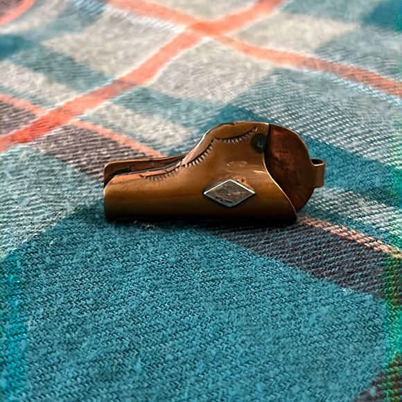 gun holster brooch 🖤 - Picture 4 of 6